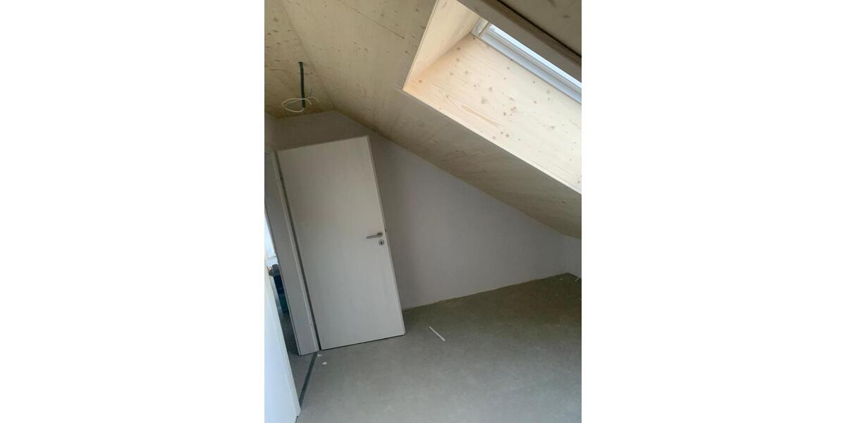 Dachgeschoßwohnung Blumberg - 3 Zimmer, 75 m&sup2;, 850&euro; | Angebot:25959863