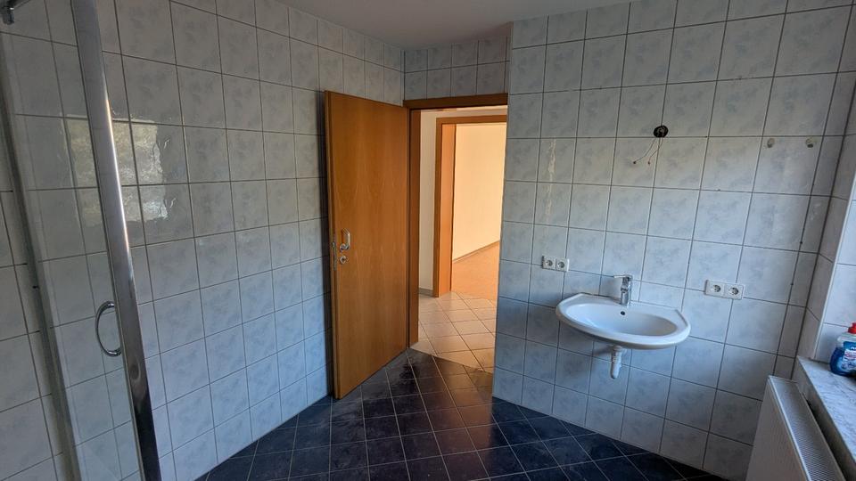 Hochparterre Dürbheim - 4.5 Zimmer, 108 m&sup2;, 1.000&euro; | Angebot:25843618