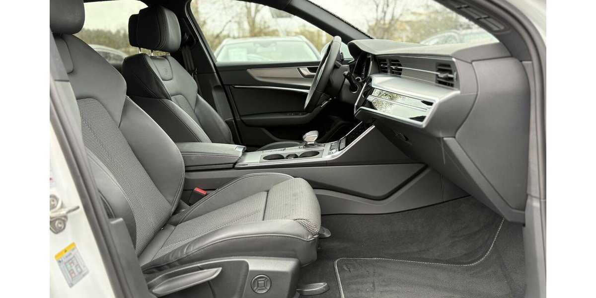 Audi A6 Avant 40 TDI quattro S-LINE/KAMERA/NAVI/ACC 23.203 km 41.900 &euro; Villingen-Schwenningen 78054