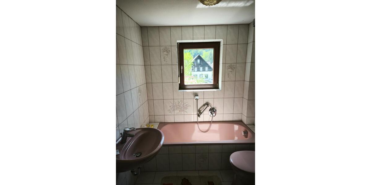 Einfamilienhaus Schiltach - 11 Zimmer, 170 m&sup2;, 218.000&euro; | Angebot:24624027