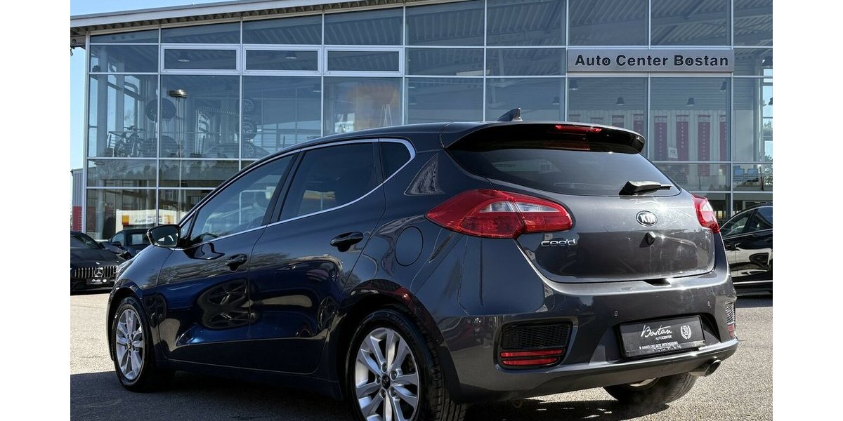 Kia Ceed 1.6 Spirit NAVI/KAMERA/CARPLAY/SITZHEIZUNG 94.202 km 12.900 &euro; Villingen-Schwenningen 78054