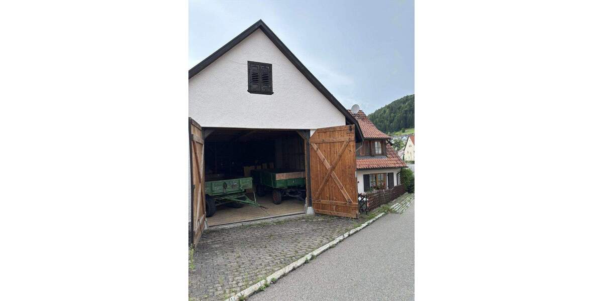 Mehrfamilienhaus, Wohnhaus Reichenbach am Heuberg - 7 Zimmer, 170 m&sup2;, 175.000&euro; | Angebot:25866992