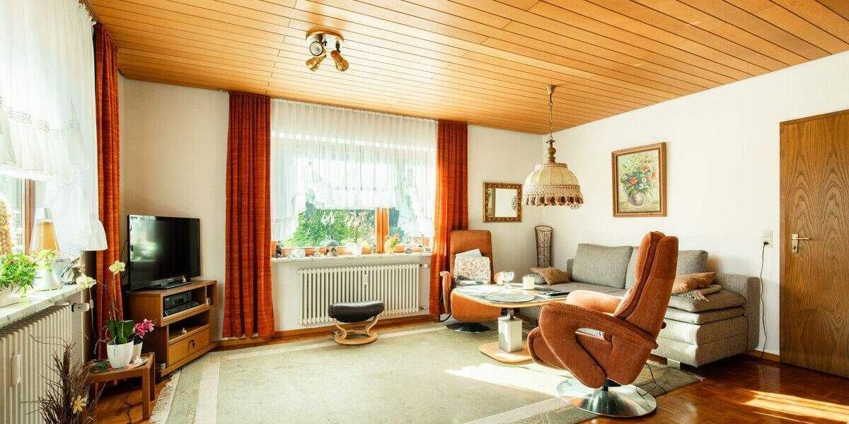Mehrfamilienhaus, Wohnhaus Titisee-Neustadt Neustadt - 8 Zimmer, 214 m&sup2;, 549.000&euro; | Angebot:25671471