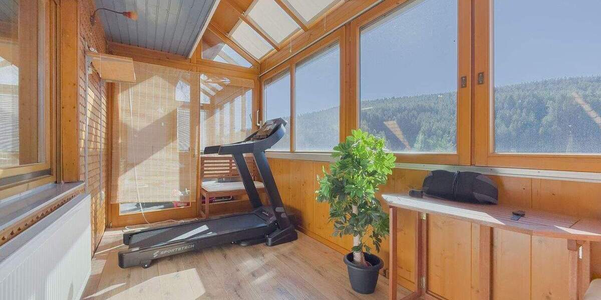 Einfamilienhaus Tennenbronn / Tennenbronn Tennenbronn - 8 Zimmer, 184 m&sup2;, 298.000&euro; | Angebot:25691611