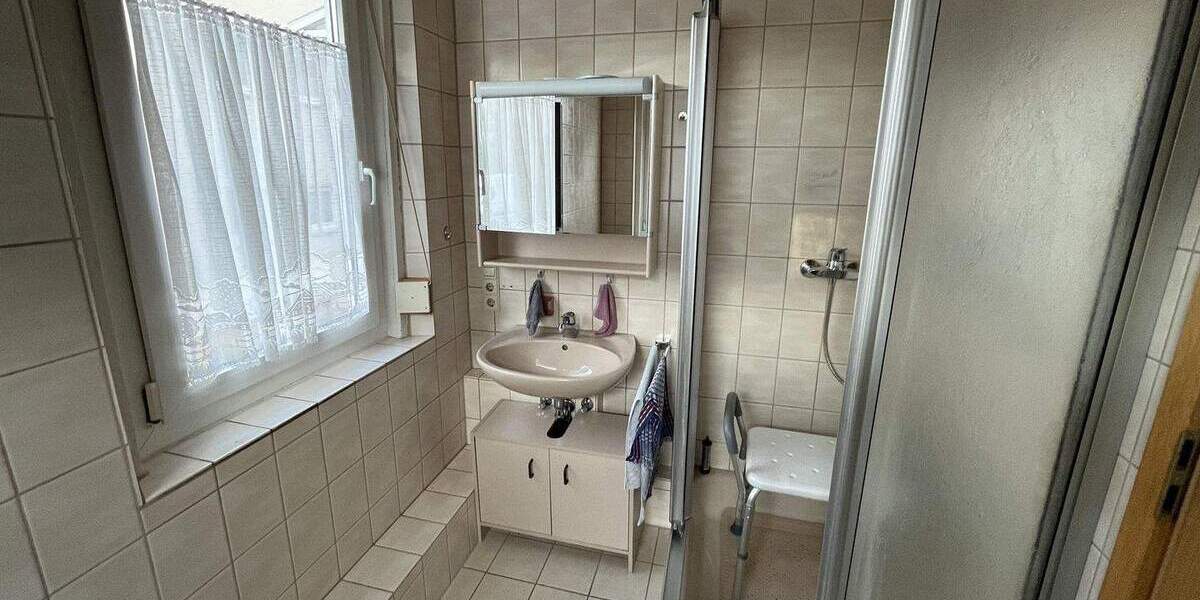 Mehrfamilienhaus, Wohnhaus Tuttlingen - 9 Zimmer, 189 m&sup2;, 285.000&euro; | Angebot:25670863