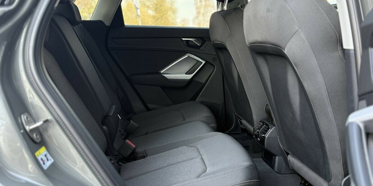 Audi Q3 35 TFSI advanced CARPLAY/PDC/DAB/AHK/1.HAND 39.421 km 27.800 &euro; Villingen-Schwenningen 78054