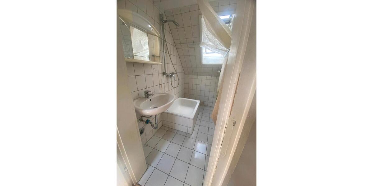 Dachgeschoßwohnung Villingen-Schwenningen Schwenningen - 2.5 Zimmer, 50 m&sup2;, 101.000&euro; | Angebot:25265665