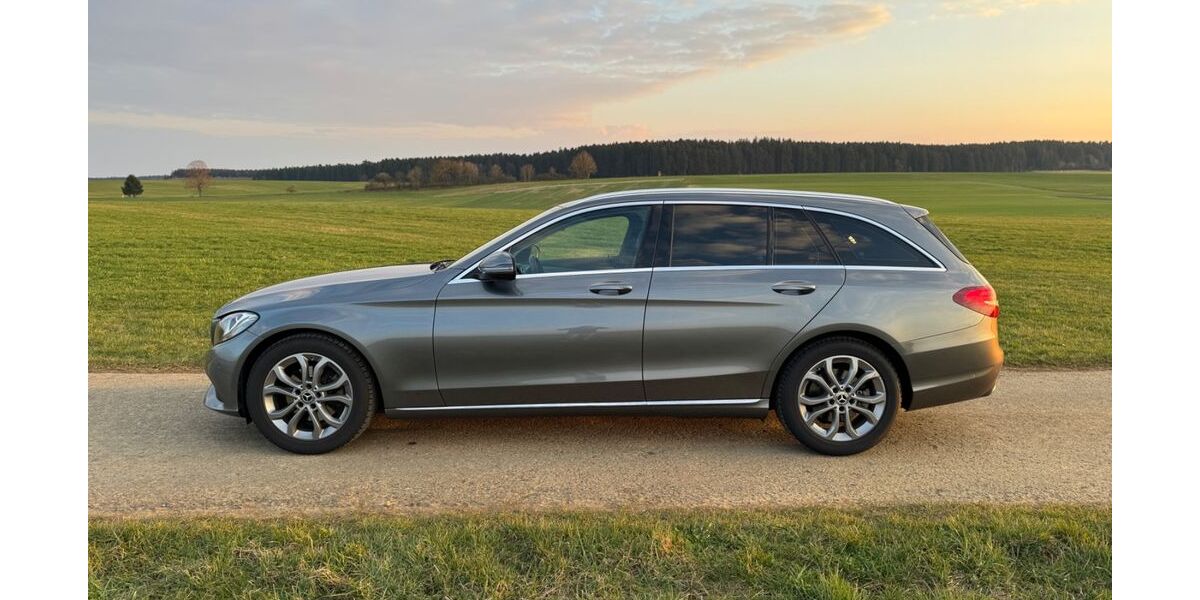 Mercedes-Benz C 200 110.000 km 18.990 &euro; Oberndorf 78727
