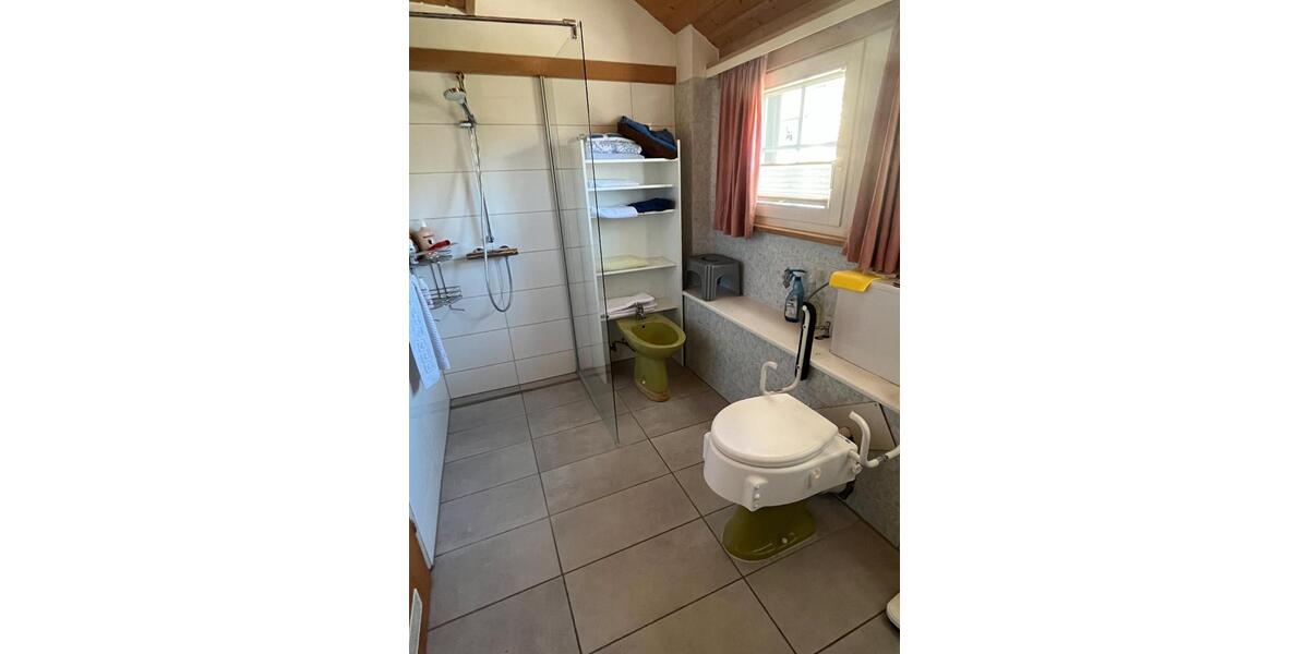 Einfamilienhaus Friedenweiler - 7.5 Zimmer, 185 m&sup2;, 390.000&euro; | Angebot:26958639