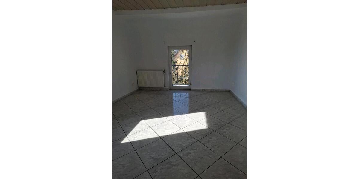 Etagenwohnung Tuttlingen - 5 Zimmer, 90 m&sup2;, 700&euro; | Angebot:25875412