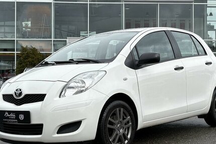 Toyota Yaris 1.0 Cool/KLIMAANLAGE/5-TÜRIG/SCHECKHEFT 112.981 km 4.900 &euro; Villingen-Schwenningen 78054