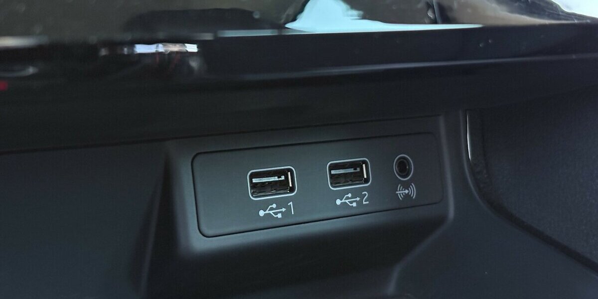 Seat Leon Sports Tourer FR KAMERA/CARPLAY/SHZ/1.HAND 53.232 km 18.900 &euro; Villingen-Schwenningen 78054