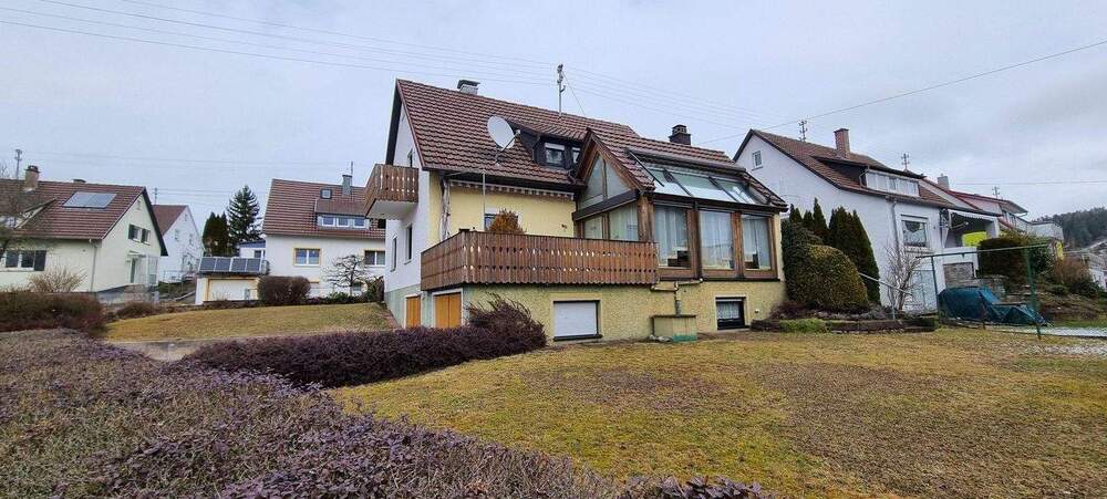 Einfamilienhaus Rottweil-Göllsdorf Göllsdorf - 6 Zimmer, 130 m&sup2;, 300.000&euro; | Angebot:25654264