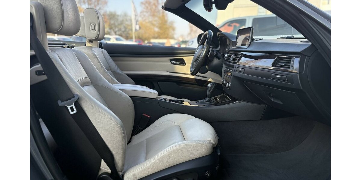 BMW 330d Cabrio HARMAN-KARDON/NAVI/CARPLAY/STANDHZ 152.513 km 16.900 &euro; Villingen-Schwenningen 78054