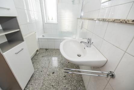 Dachgeschoßwohnung Villingen-Schwenningen Schwenningen - 3 Zimmer, 82 m&sup2;, 990&euro; | Angebot:24878631