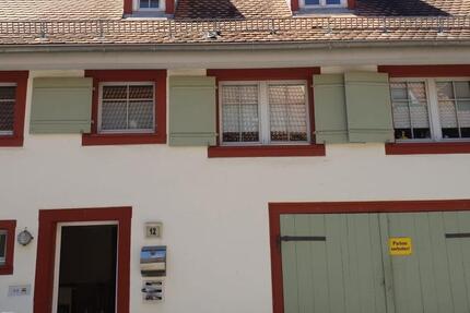 Haus Geisingen - 8 Zimmer, 280 m&sup2;, 340.000&euro; | Angebot:25419860