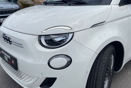 Fiat 500e 5.560 km 22.500 &euro; Villingen-Schwenningen 78052