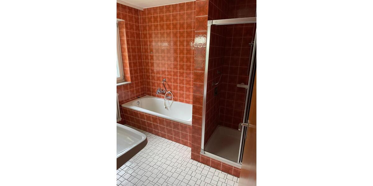 Einfamilienhaus Rottweil - 10 Zimmer, 190 m&sup2;, 340.000&euro; | Angebot:25633066