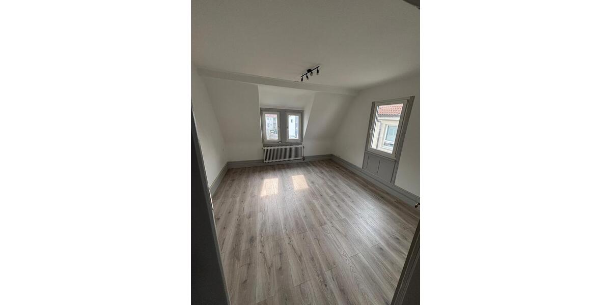 Dachgeschoßwohnung Tuttlingen - 4 Zimmer, 85 m&sup2;, 800&euro; | Angebot:24650514