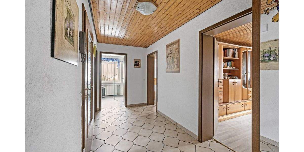 Einfamilienhaus Dietingen - 7 Zimmer, 306 m&sup2;, 497.000&euro; | Angebot:25776556
