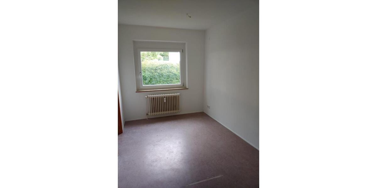 Etagenwohnung Villingen-Schwenningen Schwenningen - 3.5 Zimmer, 90 m&sup2;, 700&euro; | Angebot:26505997