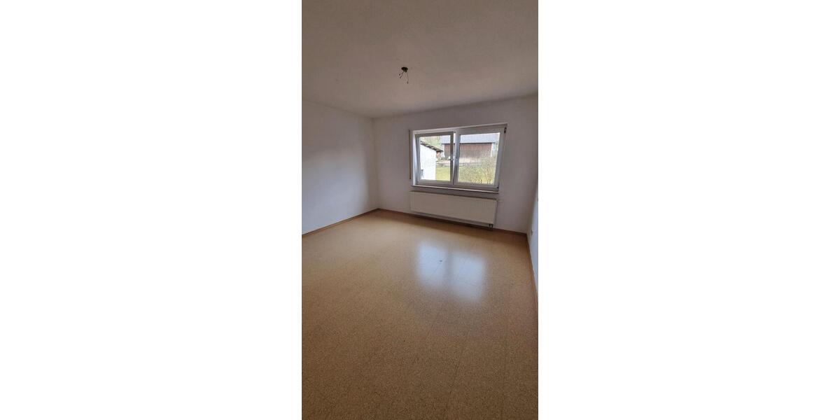 Etagenwohnung Villingen-Schwenningen Schwenningen - 3 Zimmer, 85 m&sup2;, 470&euro; | Angebot:26313631