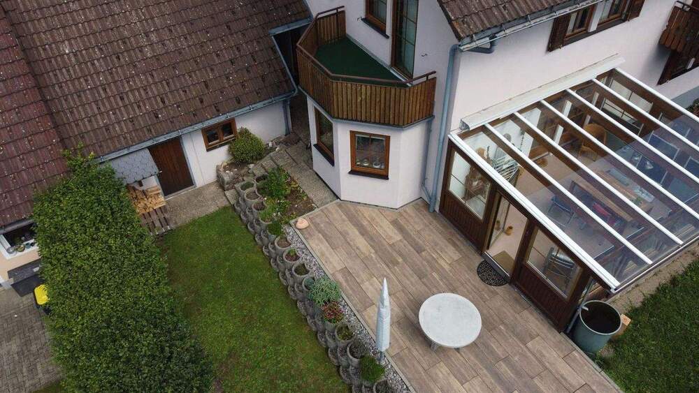 Doppelhaushälfte Unterkirnach - 5 Zimmer, 224 m&sup2;, 420.000&euro; | Angebot:25775601