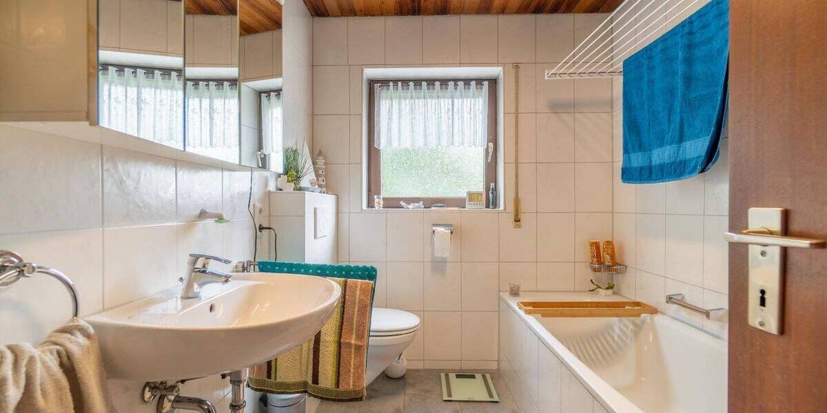 Einfamilienhaus Niedereschach-Kappel Kappel - 4 Zimmer, 123 m&sup2;, 374.000&euro; | Angebot:26686471