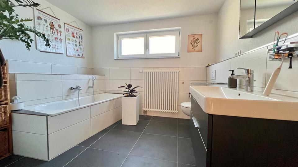 Erdgeschoßwohnung Tuttlingen - 4.5 Zimmer, 158 m&sup2;, 1.580&euro; | Angebot:25430708