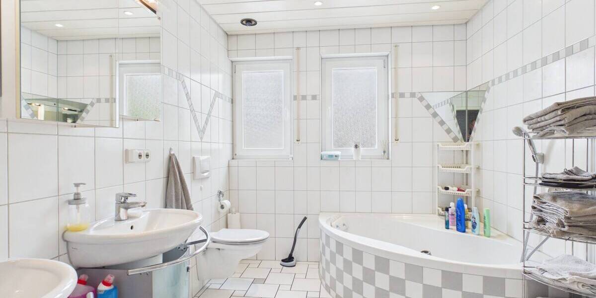 Einfamilienhaus Rottweil / Bühlingen Rottweil - 1 Zimmer, 259 m&sup2;, 489.000&euro; | Angebot:26686445