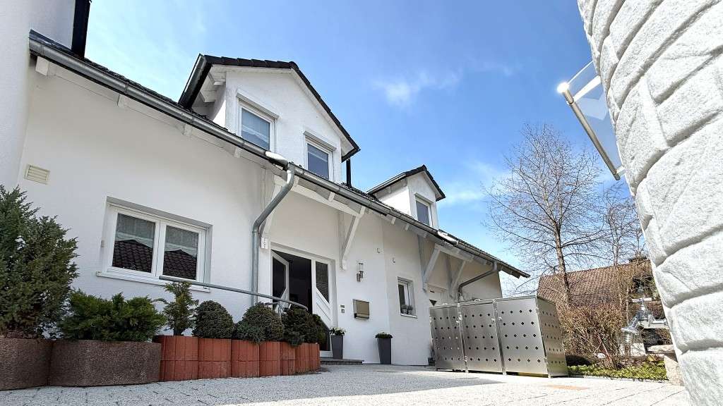Einfamilienhaus Villingen-Schwenningen Schwenningen - 5.5 Zimmer, 108 m&sup2;, 420.000&euro; | Angebot:26183936