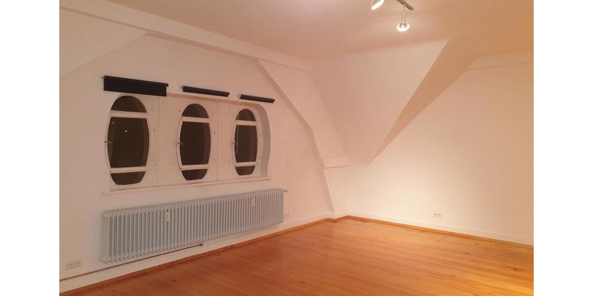 Dachgeschoßwohnung Donaueschingen - 2 Zimmer, 135 m&sup2;, 900&euro; | Angebot:25654103