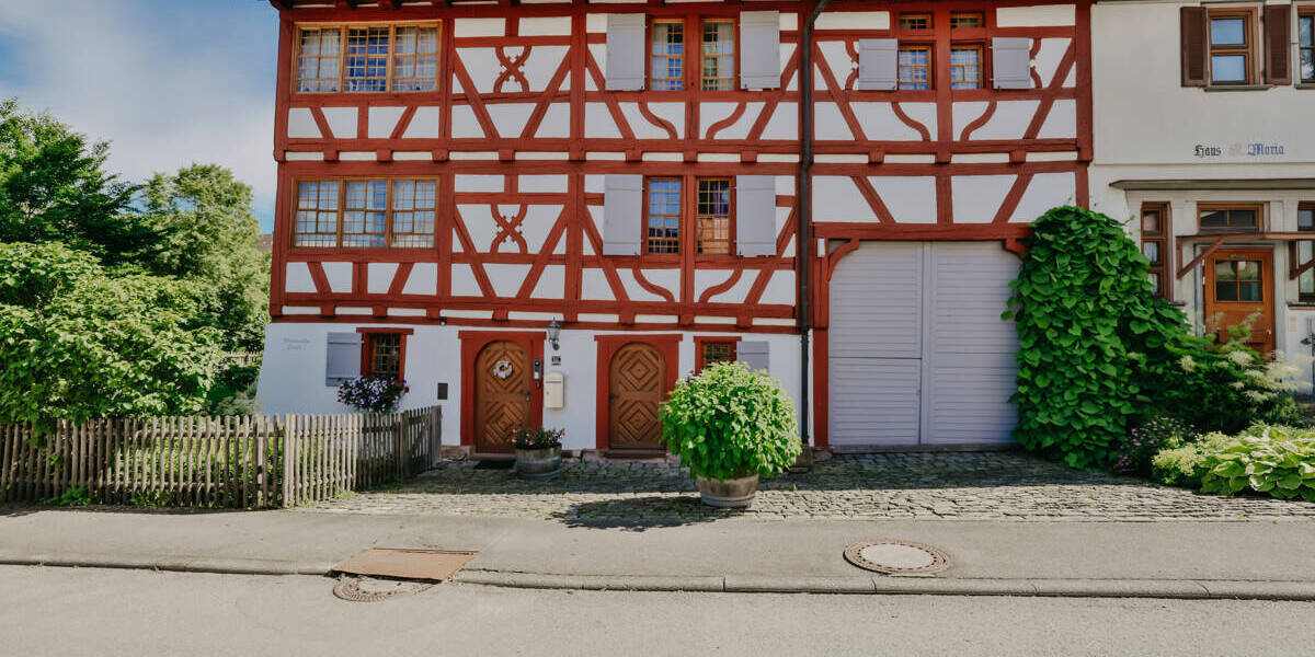 Mehrfamilienhaus, Wohnhaus Zimmern ob Rottweil Stetten - 9 Zimmer, 323 m&sup2;, 695.000&euro; | Angebot:25742602