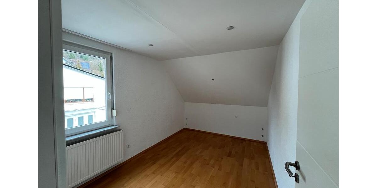 Etagenwohnung Schramberg - 3 Zimmer, 78 m&sup2;, 750&euro; | Angebot:25498359