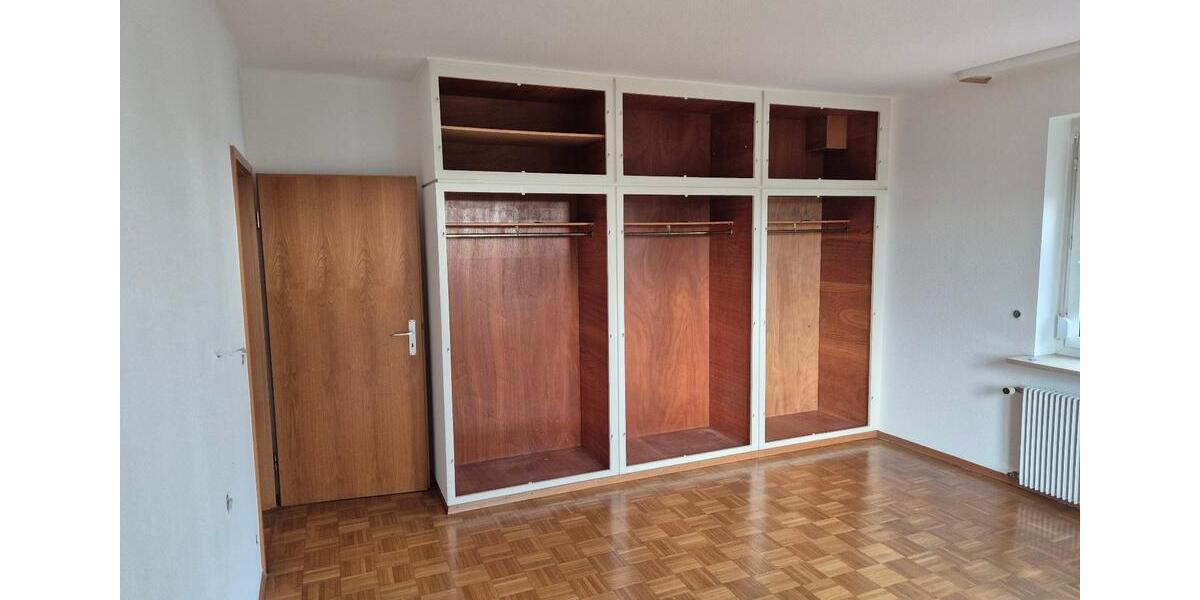 Etagenwohnung Villingen-Schwenningen Schwenningen - 4 Zimmer, 90 m&sup2;, 1.000&euro; | Angebot:25328137