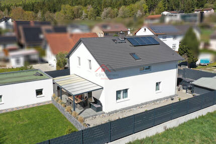 Haus Geisingen - 6 Zimmer, 195 m&sup2;, 769.000&euro; | Angebot:26499854