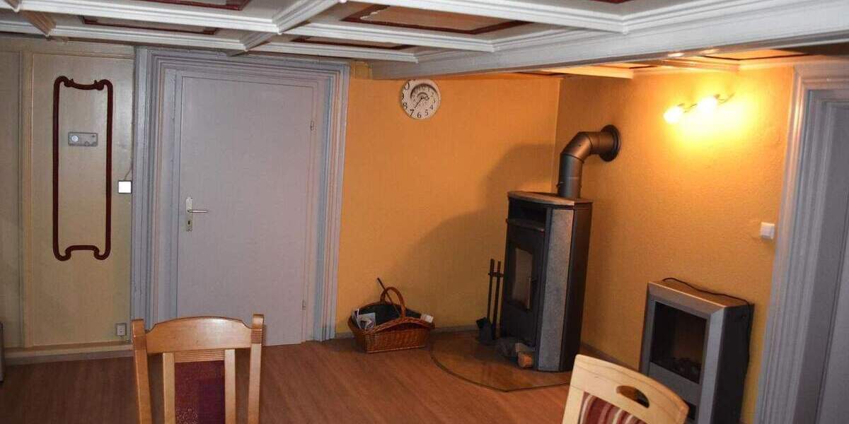 Einfamilienhaus Königsfeld im Schwarzwald Neuhausen - 4 Zimmer, 140 m&sup2;, 197.500&euro; | Angebot:25732271