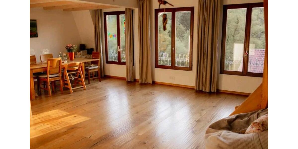 Maisonettenwohnung Trossingen - 5 Zimmer, 180 m&sup2;, 1.600&euro; | Angebot:25977683