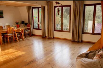 Wohnung Trossingen - 5 Zimmer, 180 m&sup2;, 1.600&euro; | Angebot:25977683