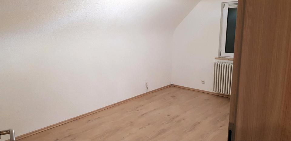 Dachgeschoßwohnung Unterkirnach - 3 Zimmer, 62 m&sup2;, 140.000&euro; | Angebot:26649424