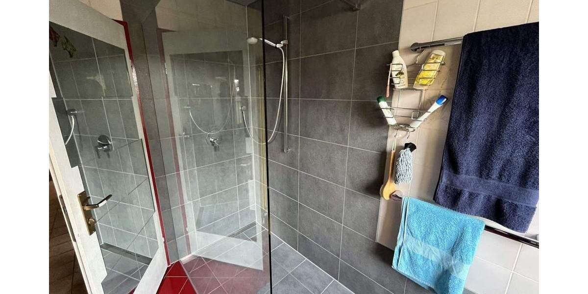 Einfamilienhaus Tuttlingen Nendingen - 8 Zimmer, 221 m&sup2;, 649.000&euro; | Angebot:25676929