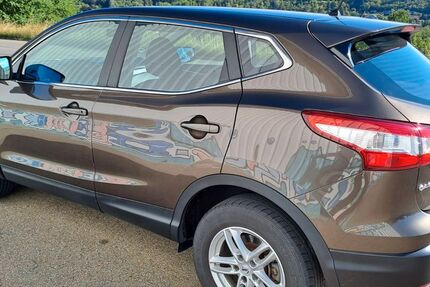 Nissan Qashqai 153.000 km 8.100 &euro; Trossingen 78647