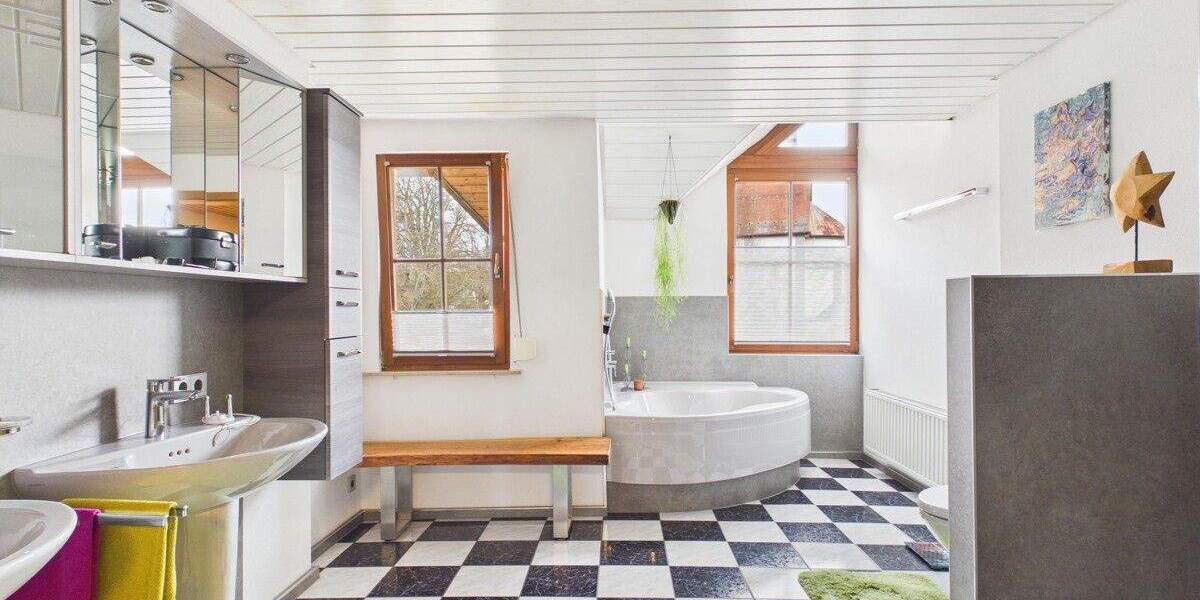 Mehrfamilienhaus, Wohnhaus Dietingen / Böhringen Böhringen - 7 Zimmer, 250 m&sup2;, 999.000&euro; | Angebot:25683378