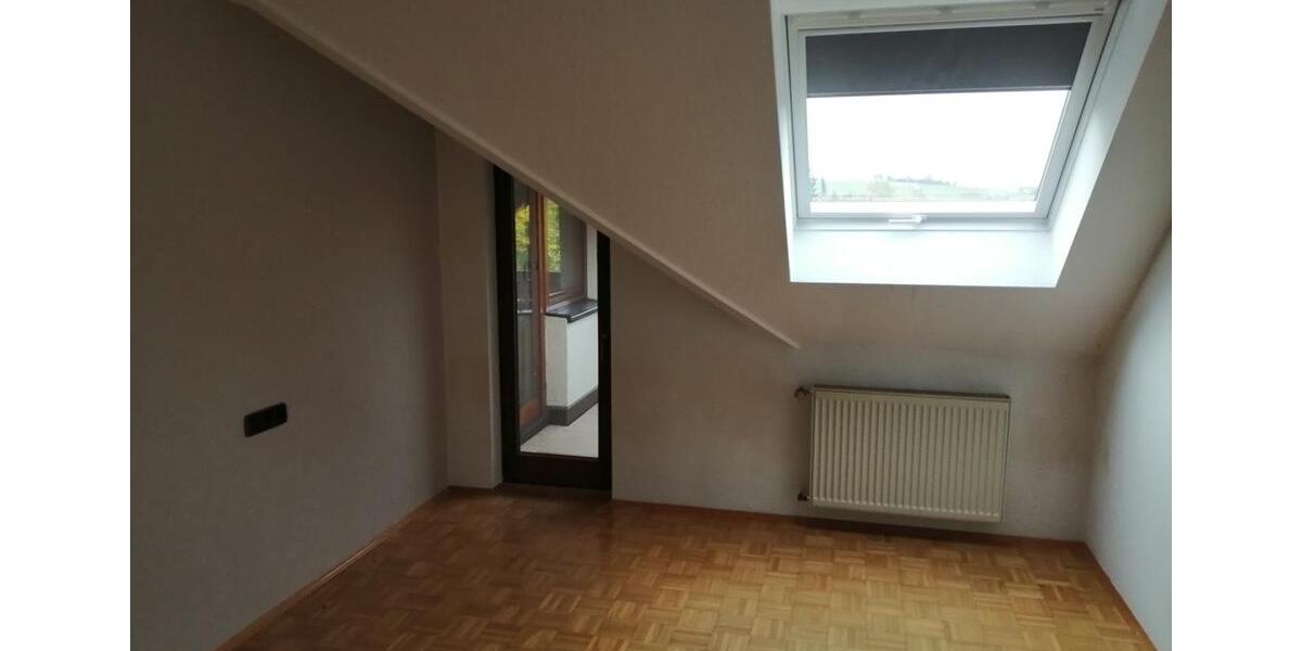 Dachgeschoßwohnung Donaueschingen - 4 Zimmer, 100 m&sup2;, 1.100&euro; | Angebot:24764265
