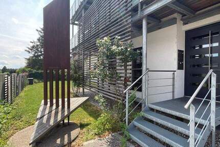 Haus Bonndorf - 8 Zimmer, 274 m&sup2;, 825.000&euro; | Angebot:25741646