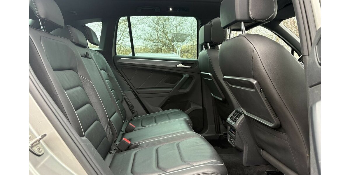 VW Tiguan 2.0 TDI 4Motion R-Line 360°/PANO/MEMORY 103.124 km 29.900 &euro; Villingen-Schwenningen 78054