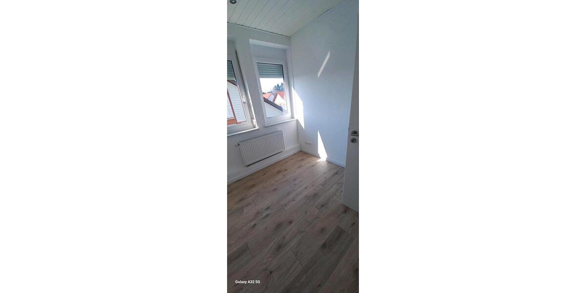 Dachgeschoßwohnung Villingen-Schwenningen Schwenningen - 2 Zimmer, 71 m&sup2;, 1.100&euro; | Angebot:25789584