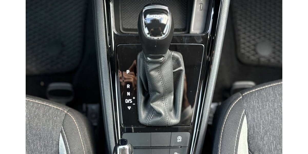 Skoda Kamiq 1.0 TSI STYLE/NAVI/KAMERA/DAB/LED/DSG 61.766 km 18.900 &euro; Villingen-Schwenningen 78054