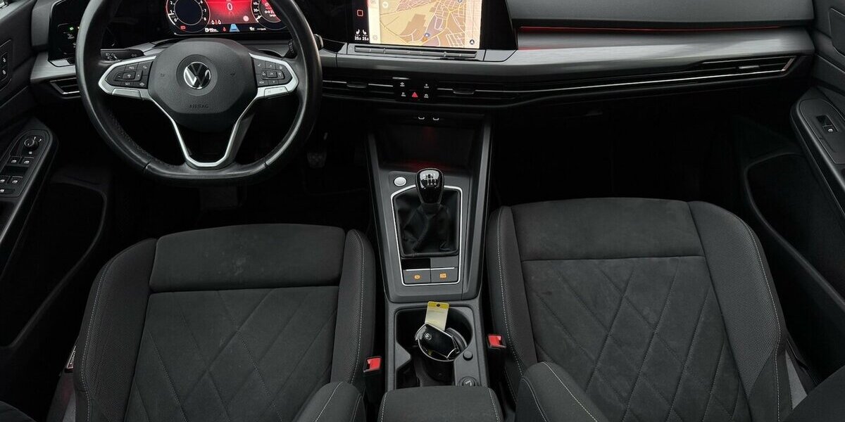 VW Golf 1 ST EDITION VIII LIM. STYLE/MASSAGE/MEMORY 128.913 km 16.800 &euro; Villingen-Schwenningen 78054