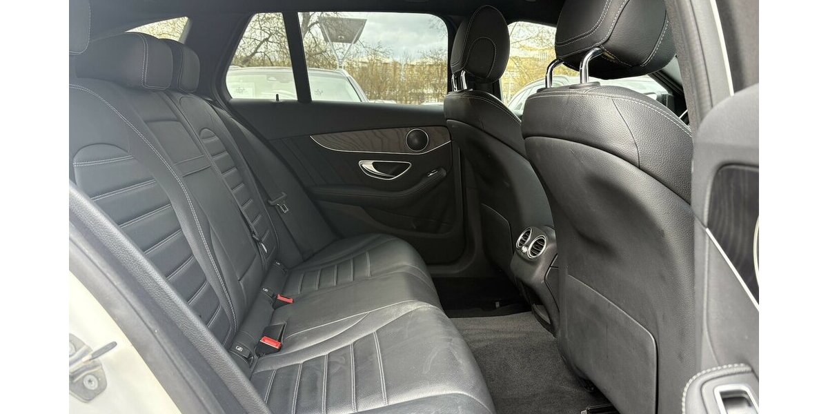 Mercedes-Benz C 200 AMG KAMERA/NAVI/CARPLAY/NIGHT/SHZ/ACC/AHK 73.254 km 24.800 &euro; Villingen-Schwenningen 78054